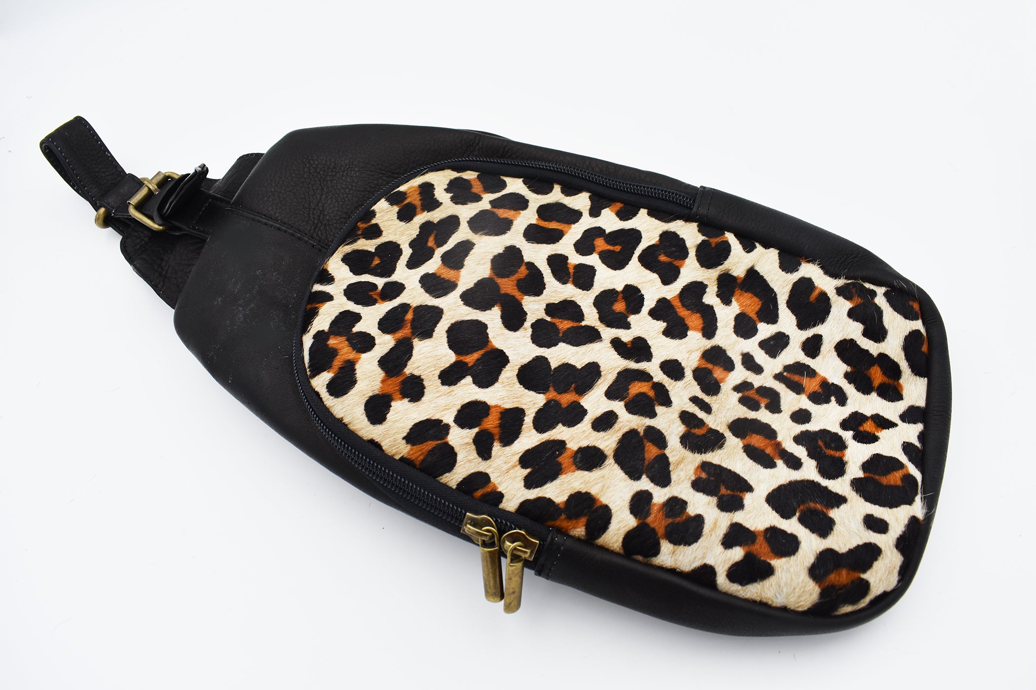 Sling, Off Shoulder Leopard Cowhide Front Bag