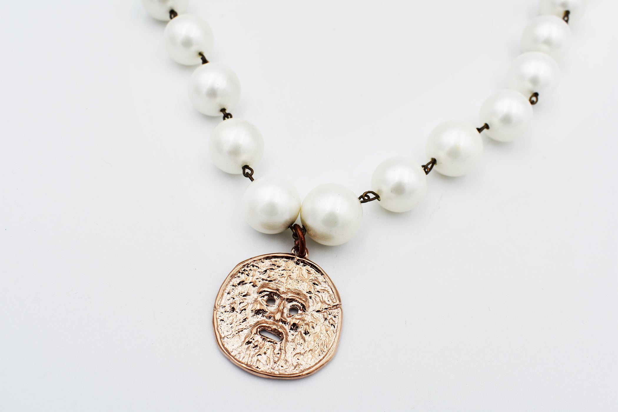 Italian Treasures Collection Peal Necklace with Rose Gold Mouth of Truths Pendant
