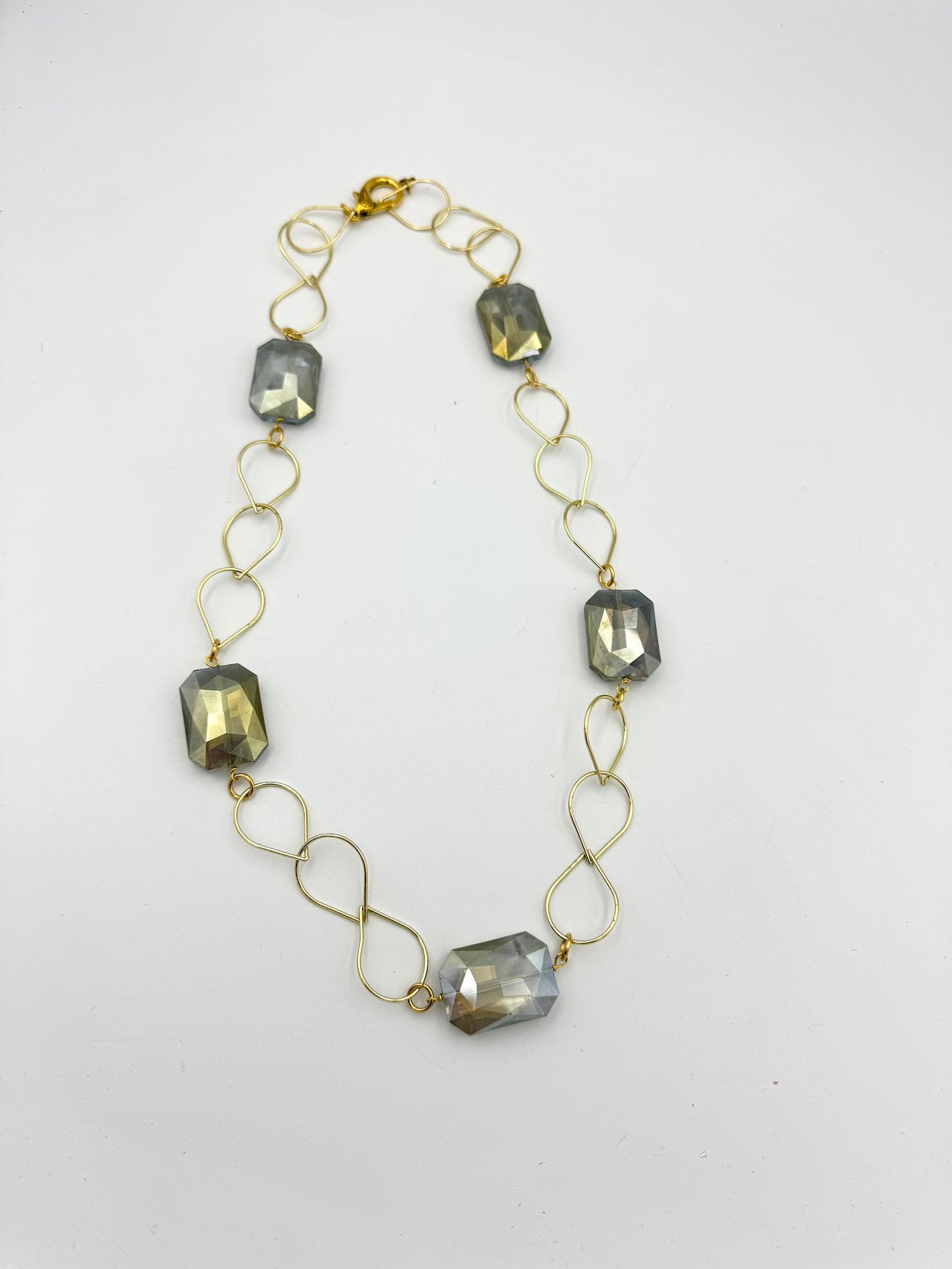 Airy Crystal Necklace